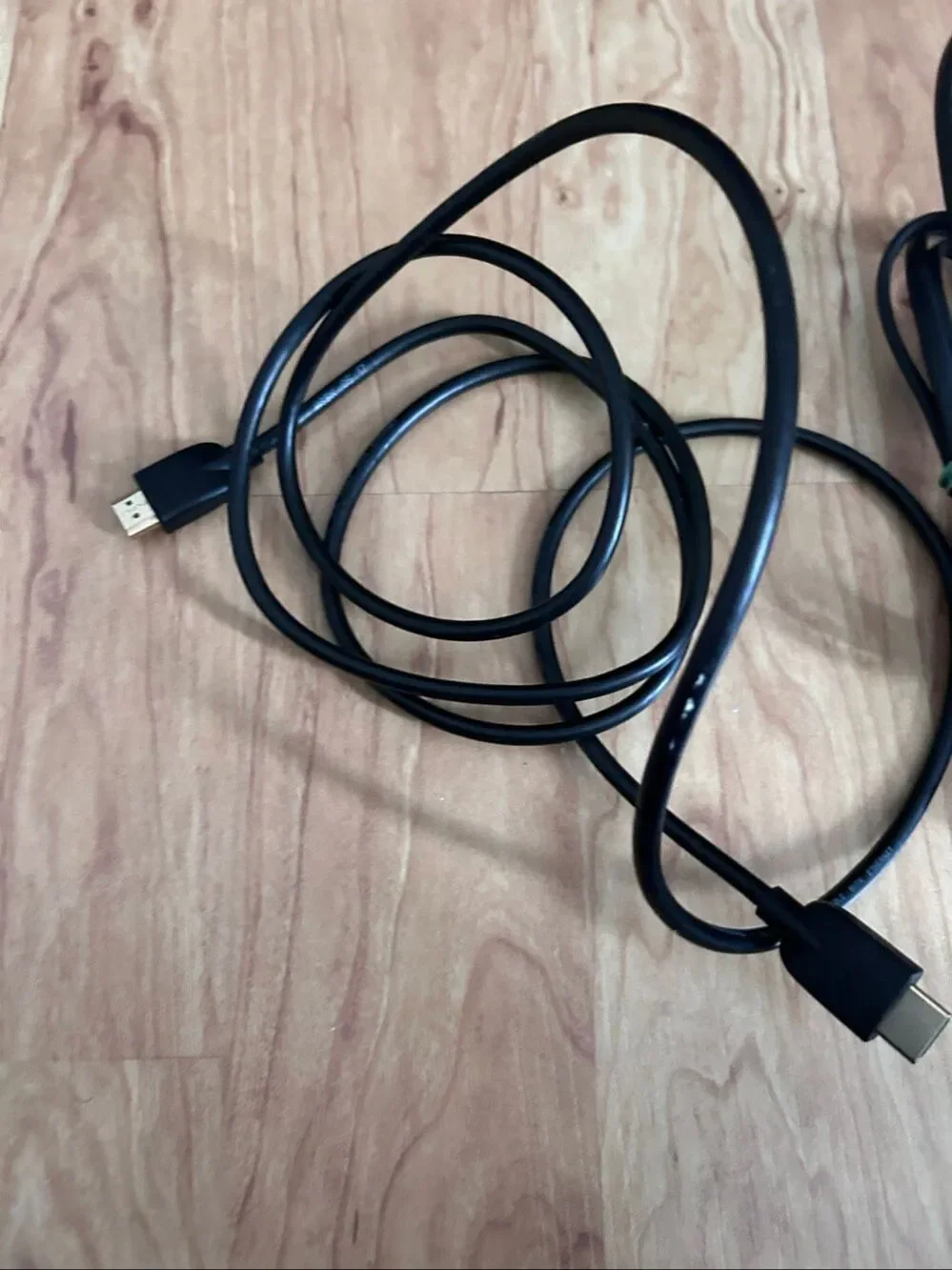 Apple TV (4th Generation) HD Media Streamer - A1625 - With Siri Remote